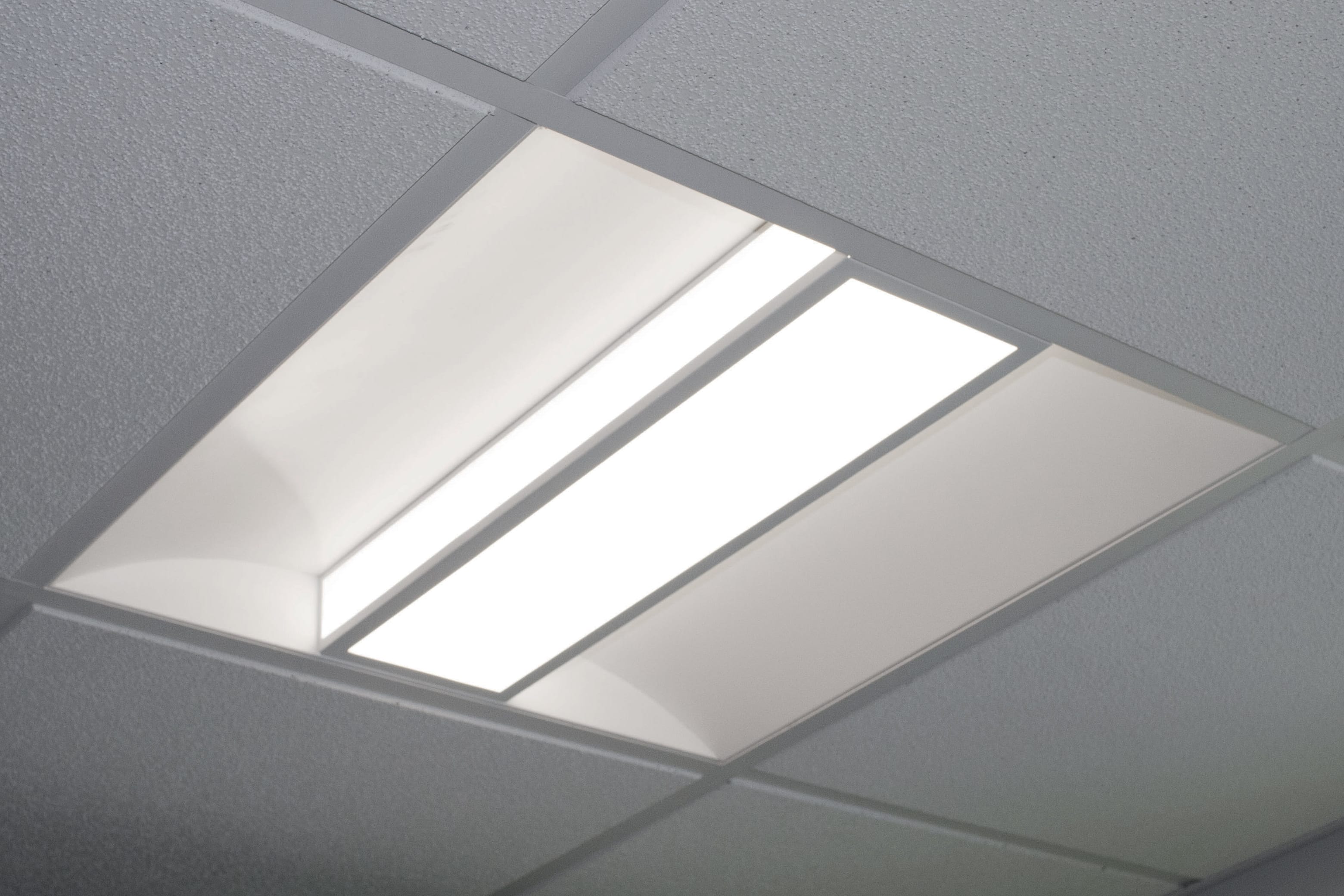 http://contrac-lighting.co.uk/wp-content/uploads/2018/01/S8-LIT-IN-CEILING.jpg